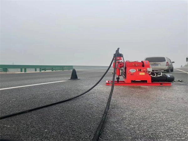 新河马路路基路面开裂下沉注浆加固灌浆