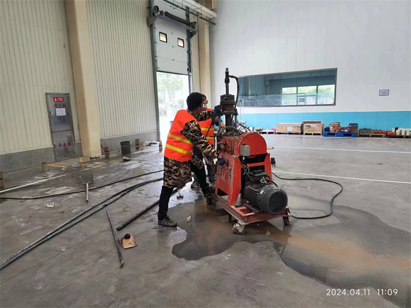 新河厂房地面下沉塌陷注浆加固施工